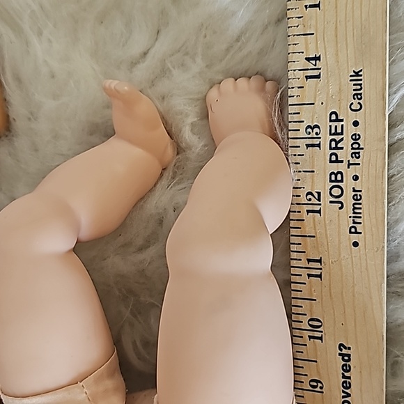 2 cute soft body dolls blonde hair and dark - Picture 6 of 10